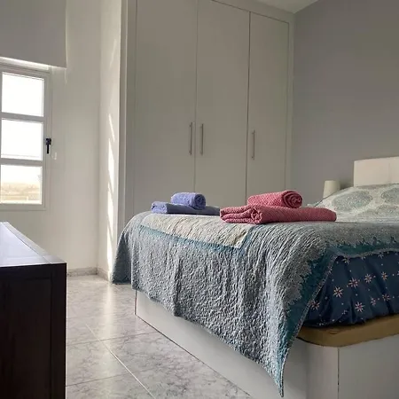 Apartment Three Bedroom Flat With Terrace